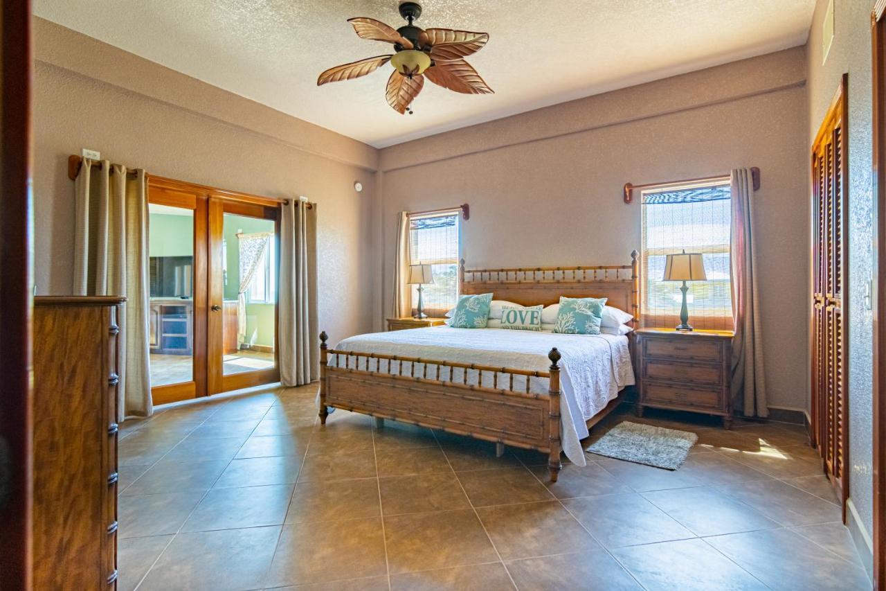 Lighthouse Beach Villas San Pedro  Exterior foto