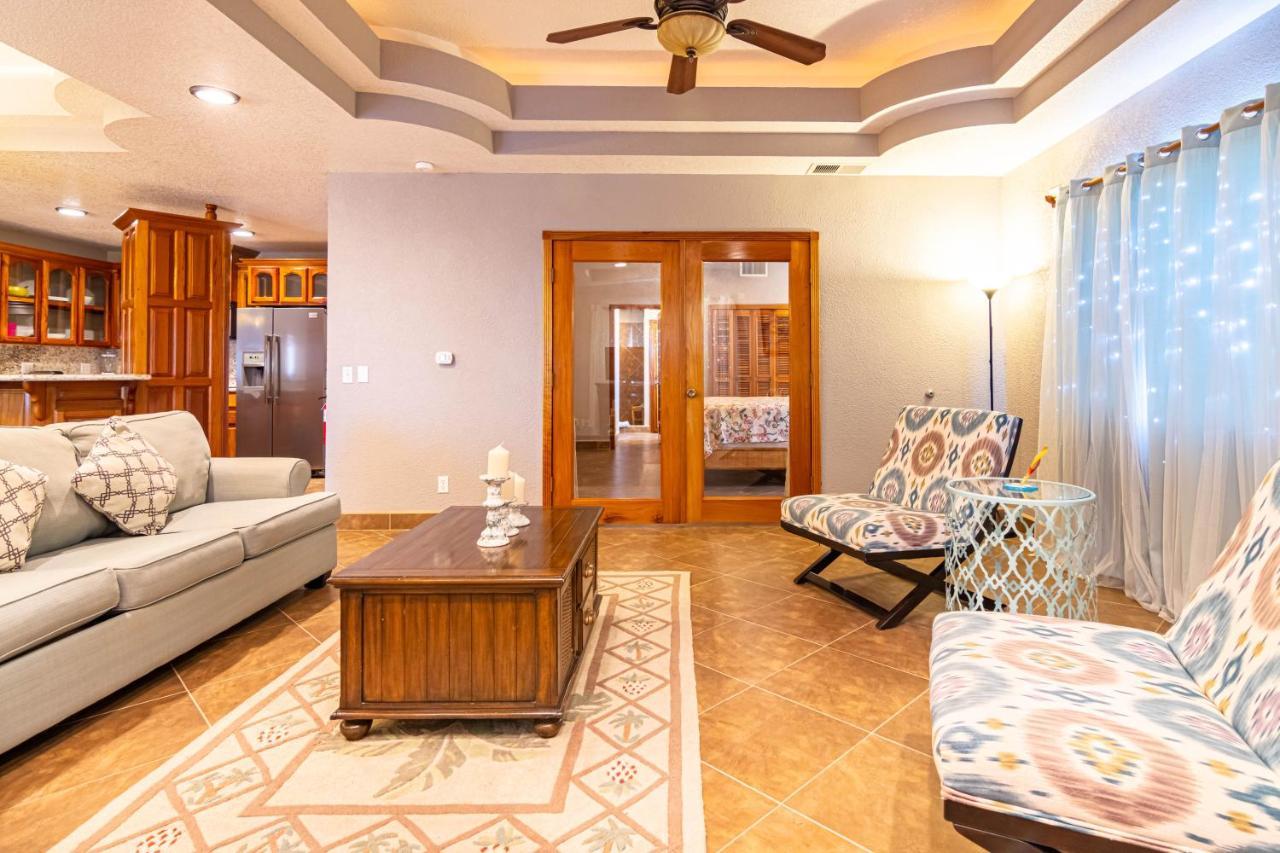 Lighthouse Beach Villas San Pedro  Exterior foto